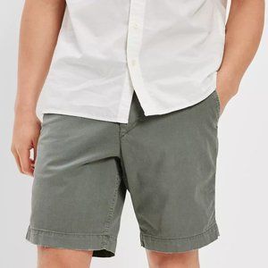 NWT AE Flex 9" Lived-In Khaki Short Green Men's Size 42